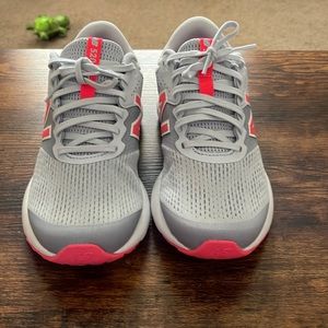 Wide fit new balance sneakers
